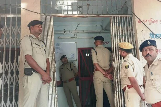 बेगूसराय एसपी मनीष कुमार वीरपुर थाना में किया निरीक्षण,दिए आवश्यक निर्देश 3