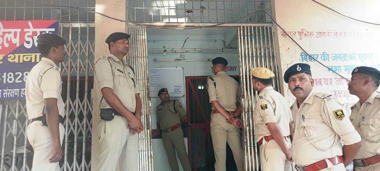 बेगूसराय एसपी मनीष कुमार वीरपुर थाना में किया निरीक्षण,दिए आवश्यक निर्देश 8
