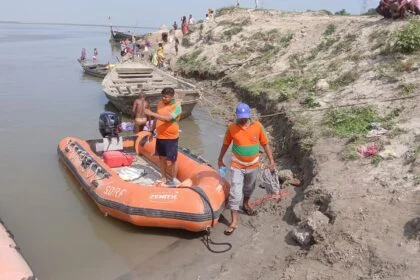 बेगूसराय में गंगा स्नान के दौरान डूबे दो किशोर, गांव में पसरा मातमी सन्नाटा 20