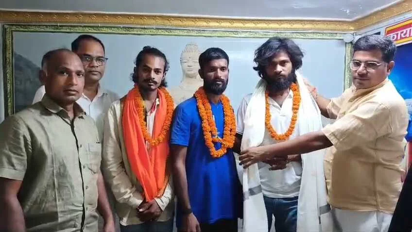 नालंदा: 188 दिनों में 15 हजार KM साइकिल यात्रा कर युवक लौटा, परवलपुर में भव्य स्वागत 6