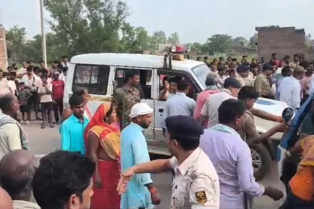जमीन विवाद में कलयुगी बेटे ने मां की गला रेतकर की हत्या,चंडी के बदौरा गांव में सनसनी,मां की हत्या के बाद फूटा ग्रामीणों का गुस्सा,सड़क जाम कर किया हंगामा 3