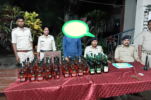 बेगूसराय के तेयाय पुलिस ने भारी मात्रा में विदेशी शराब के साथ बाइक की बरामद, कारोबारी फरार 3
