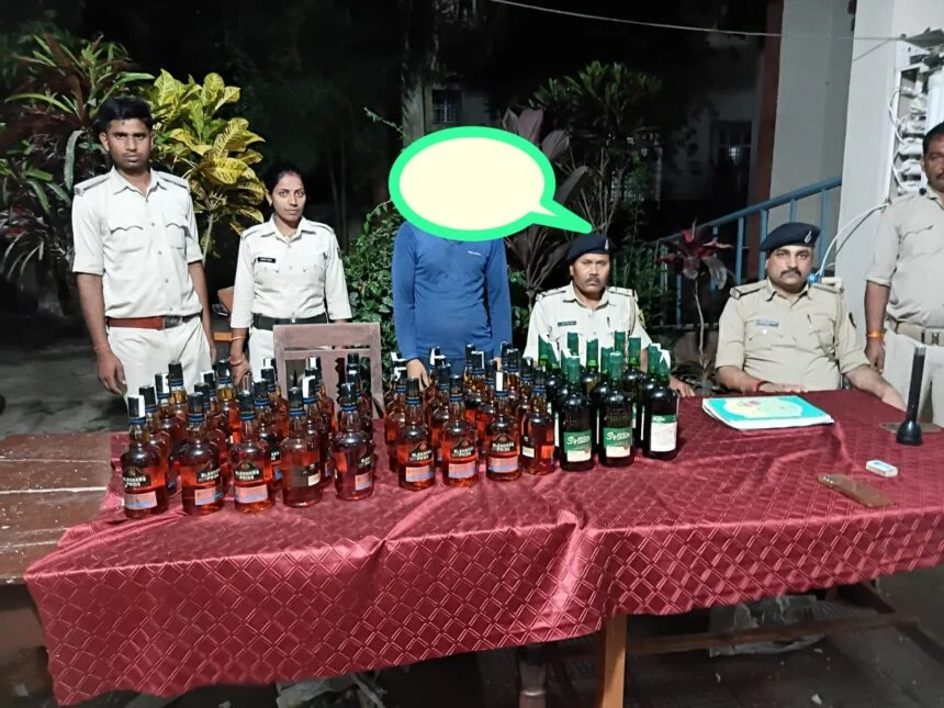 बेगूसराय के तेयाय पुलिस ने भारी मात्रा में विदेशी शराब के साथ बाइक की बरामद, कारोबारी फरार 1