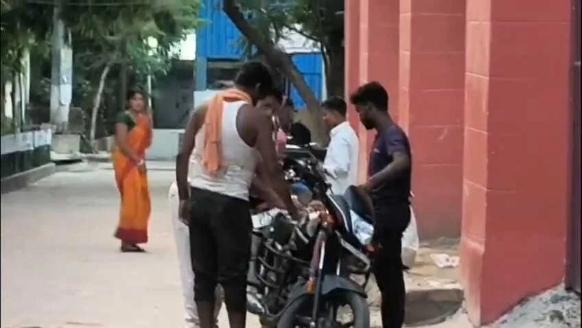 बेगूसराय में सैलून संचालक की संदिग्ध मौत, परिजनों ने लगाया अवैध संबंध में हत्या का आरोप 3