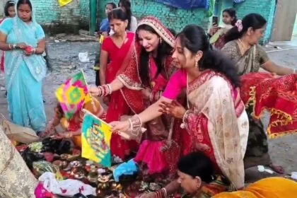 बिहारशरीफ में श्रद्धा के साथ मनाया गया वट सावित्री व्रत, सुहागिनों ने पति की लंबी उम्र के लिए की पूजा-अर्चना 77