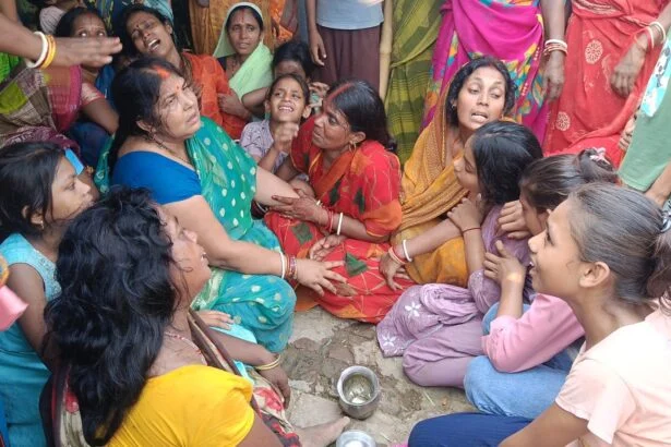 बछवाड़ा के  वारिसनगर के समीप ट्रैक्टर पलटने से समसीपुर के किशोर की गई जान, दोस्त अस्पताल में भर्ती, चालक फरार 3