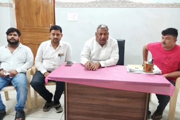 नालंदा: पोस्टर पॉलिटिक्स पर जेडीयू में हलचल, जेडीयू सांसद कौशलेंद्र बोले नीतीश की तस्वीर गायब होना चिंता की बात, प्रोटोकॉल के तहत पोस्टर से तस्वीरें हुए कम 1