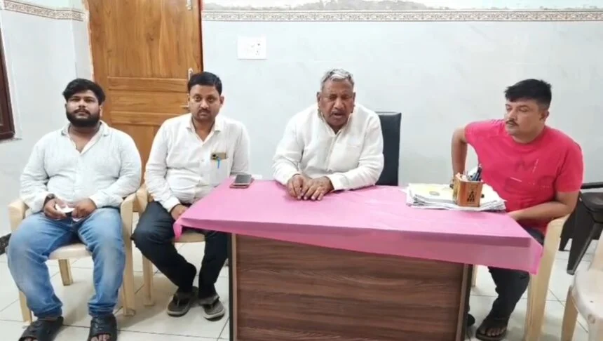 नालंदा: पोस्टर पॉलिटिक्स पर जेडीयू में हलचल, जेडीयू सांसद कौशलेंद्र बोले नीतीश की तस्वीर गायब होना चिंता की बात, प्रोटोकॉल के तहत पोस्टर से तस्वीरें हुए कम 1