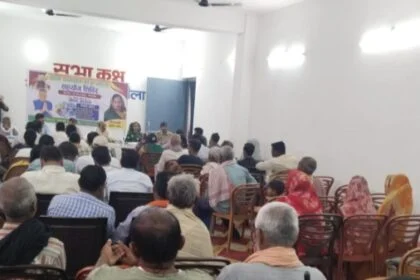 वीरपुर के नौला पंचायत भवन में सहयोग शिविर का आयोजन: अपर समाहर्ता की अध्यक्षता में सुनी गई फरियाद, जमीन और जल निकासी के मामले छाए रहे 32
