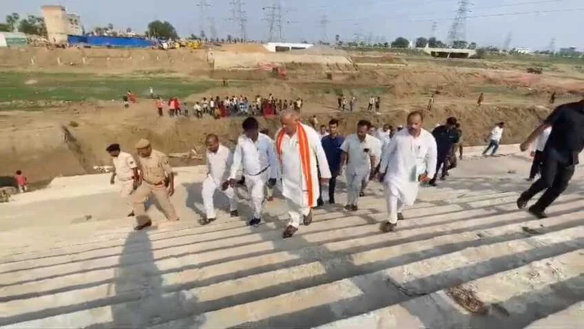 नालंदा: 42 करोड़ की लागत से बन रहा कोसुक रिवर फ्रंट, नीतीश कुमार के ड्रीम प्रोजेक्ट ‘कोसुक रिवर फ्रंट’ का मंत्री और सांसद ने लिया जायजा 3