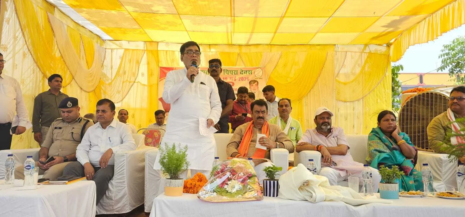 बेगूसराय में प्रशासनिक महा-अभियान: 18 प्रखंडों की 24 पंचायतों में लगा 'सहयोग शिविर', प्रभारी मंत्री और डीएम ने सुनीं जन-शिकायतें 3
