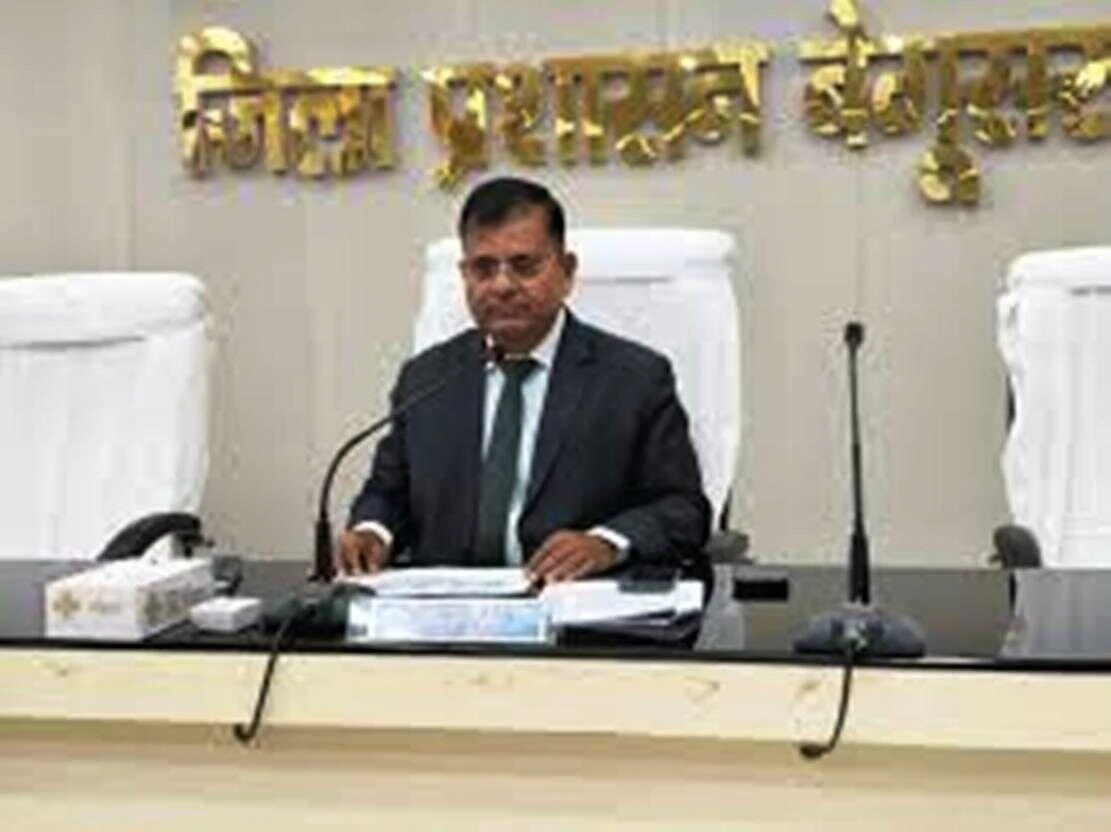 बेगूसराय में बिना अनुमति सांसद निधि की लाइब्रेरी ढहाने पर घिरे बीडीओ, डीएम श्रीकांत शास्त्री ने मांगा स्पष्टीकरण 6