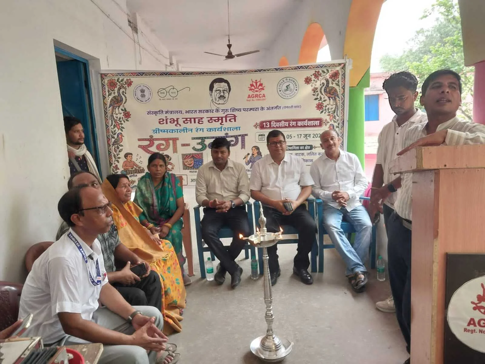 बरौनी: 'शंभू साह स्मृति रंग-उमंग कार्यशाला' का आगाज, 11 गांवों के 65 बच्चे सीखेंगे कला और व्यक्तित्व विकास 2