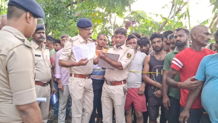 बेगूसराय: पेड़ से लटकता मिला ड्राइवर का शव, परिजनों ने जताई हत्या की आशंका 1