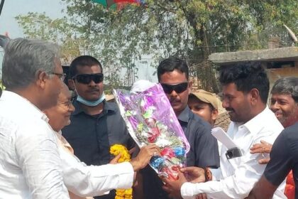 नालंदा: आर्थिक अपराध इकाई और एसटीएफ पटना की टीम पहुंची नालंदा, पचासा गांव स्थित तथाकथित जेडीयू नेता के घर और खिदरचक गांव स्थित संतोष डॉन के रिश्तेदार के घर हो रही है घंटों से छापेमारी 10