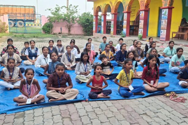 बरौनी असुरारी में 'रंग उमंग' कार्यशाला: 13 गांवों के बच्चे सीख रहे कला और जीवन जीने की कला 1
