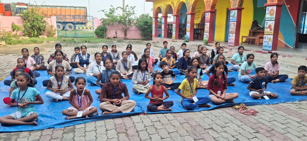 बरौनी असुरारी में 'रंग उमंग' कार्यशाला: 13 गांवों के बच्चे सीख रहे कला और जीवन जीने की कला 5