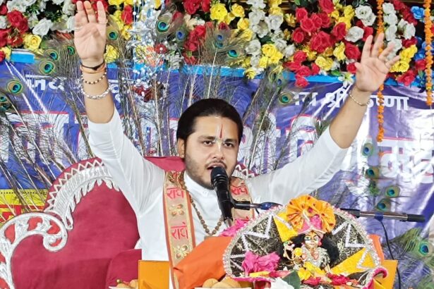 श्रीमद्भागवत कथा में उमड़ रही श्रद्धालुओं की भीड़ 5