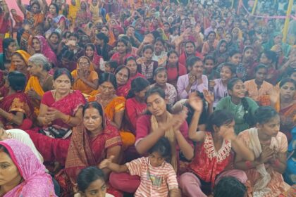 श्रीमद्भागवत कथा का हुआ समापन, अंतिम दिन उमड़ी भीड़ 14