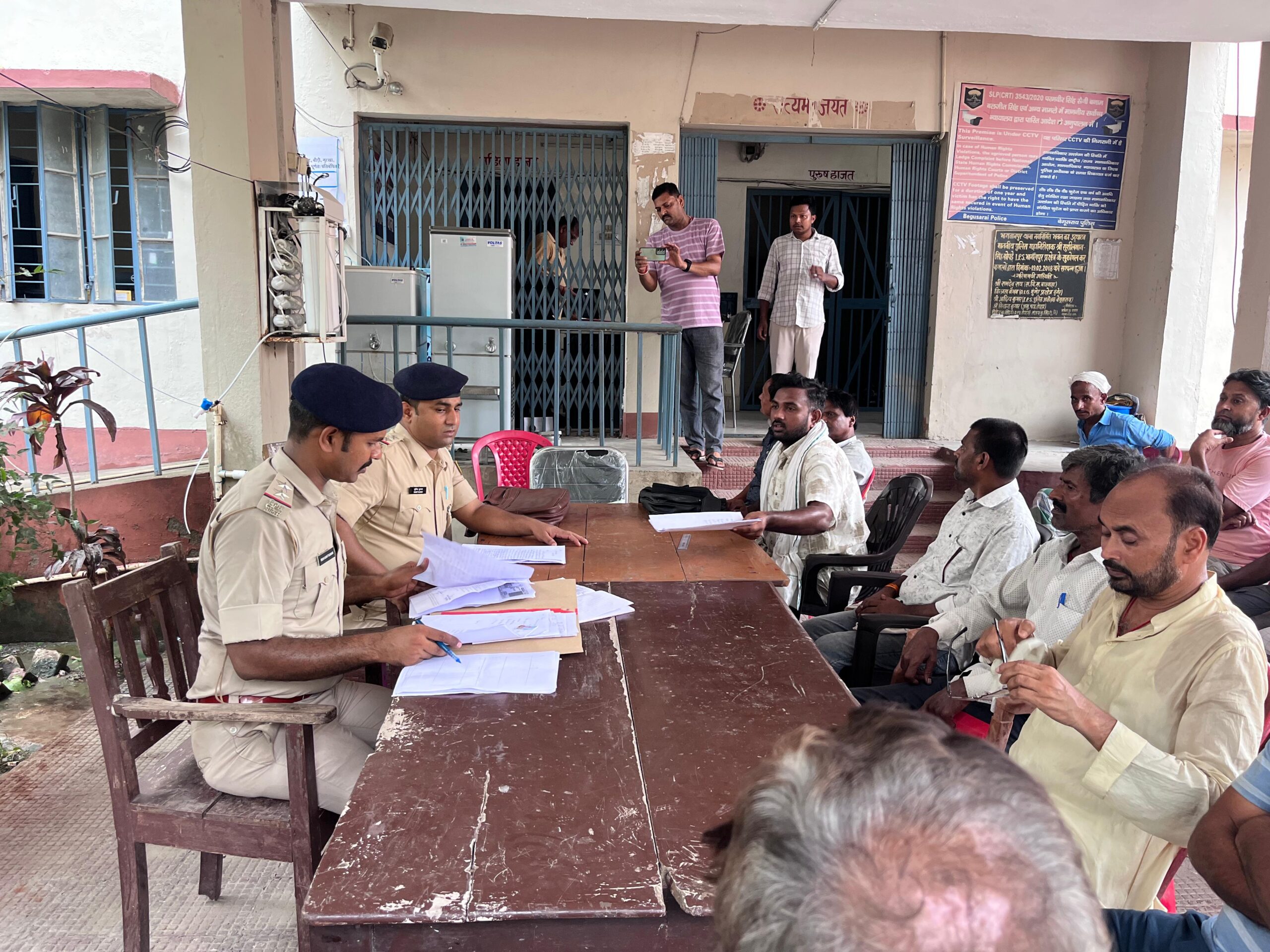 मोहर्रम को लेकर प्रशासन सख्त, बिना लाइसेंस नहीं निकलेगा ताजिया जुलूस; डीजे और घातक हथियारों पर पूर्ण प्रतिबंध 2