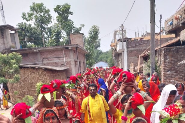 वीरपुर के पर्रा काली मंदिर में सात दिवसीय भागवत कथा को लेकर निकली भव्य कलश शोभायात्रा 1