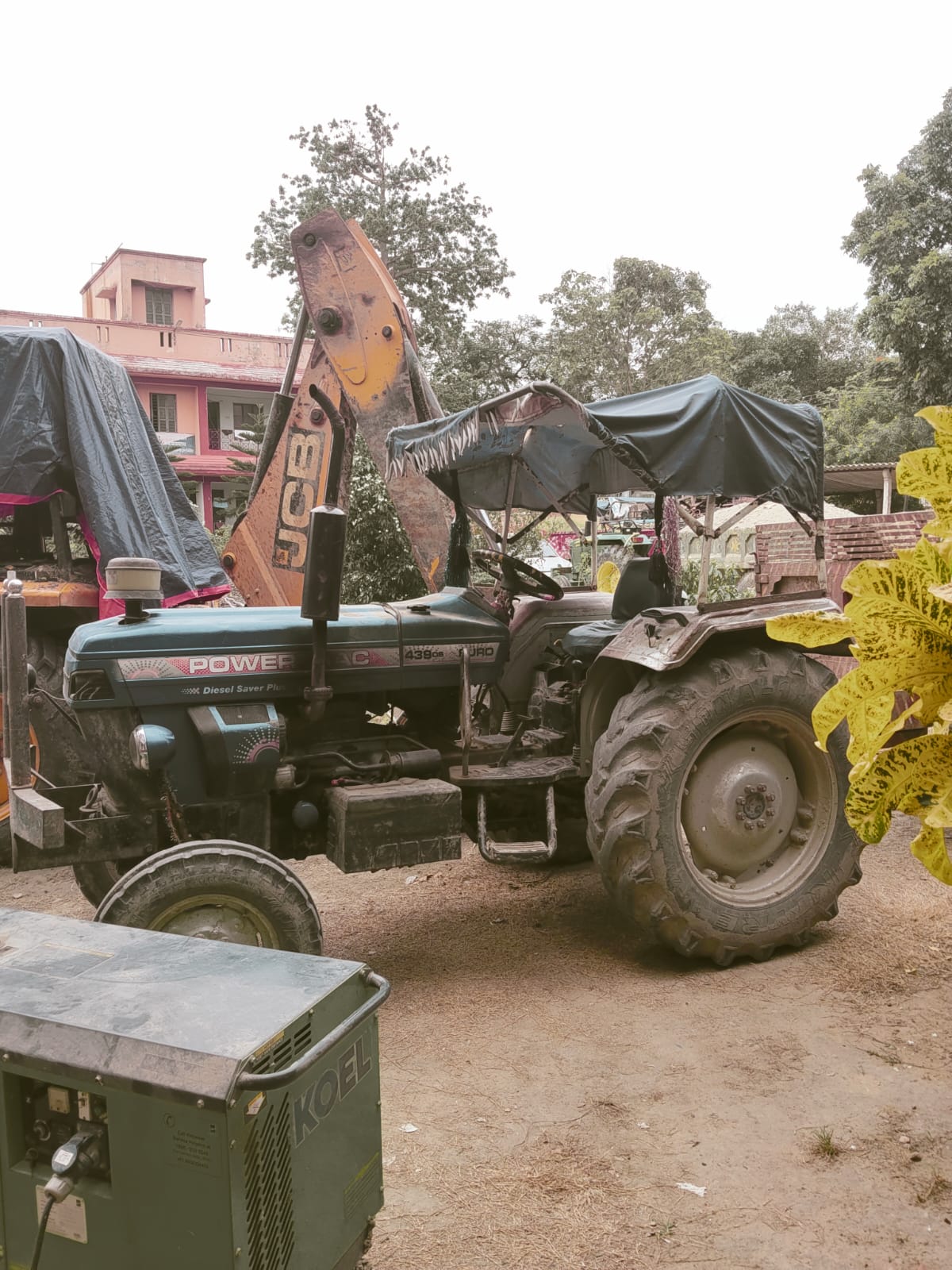 भगवानपुर में अवैध खनन के खिलाफ प्रशासन की बड़ी कार्रवाई, मिट्टी लदे तीन ट्रैक्टर जब्त 3