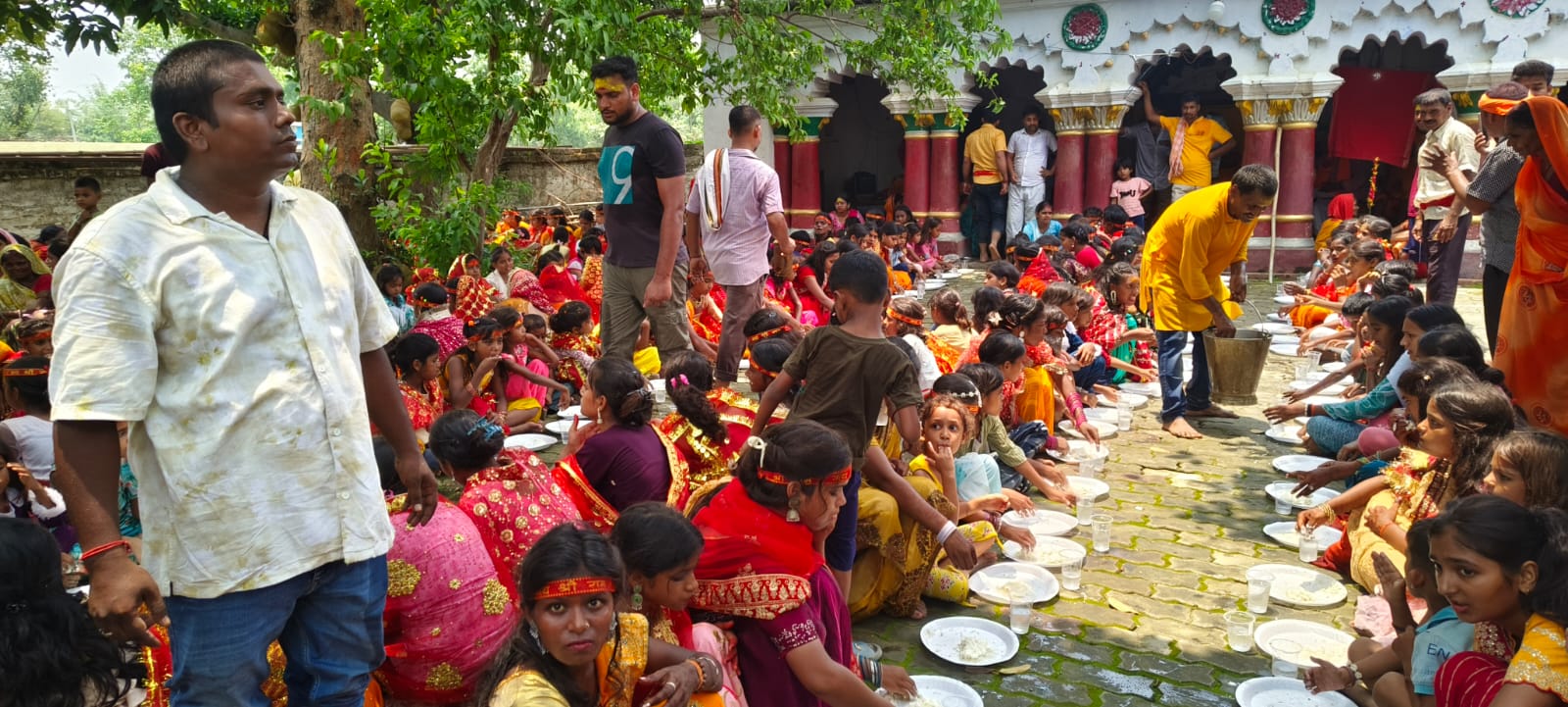 सिमरिया में शिव परिवार सह हनुमत प्राण-प्रतिष्ठा को लेकर निकाली कलश शोभायात्रा 2