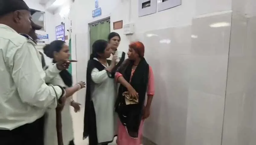 बेगूसराय सदर अस्पताल में 'सिंदूर वाली दुल्हन' का हाई-वोल्टेज ड्रामा: घंटों तक मचा हंगामा, लोगों में रही चर्चा 2