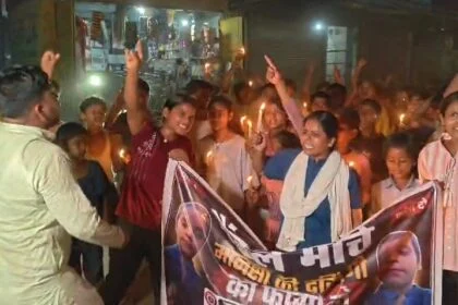 समस्तीपुर: मासूम से दुष्कर्म के बाद हत्या मामले में आरोपी गिरफ्तार, ग्रामीणों ने निकाला कैंडल मार्च, फांसी की सजा की उठाई मांग 2