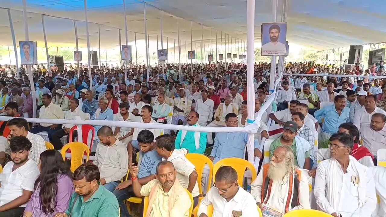 नालंदा: अस्थावां में आयोजित शहादत दिवस में पहुंचे राजद नेता अशोक महतो, अस्थावां में टीपी सिंह को दी श्रद्धांजलि, विरोधियों पर साधा निशाना 4