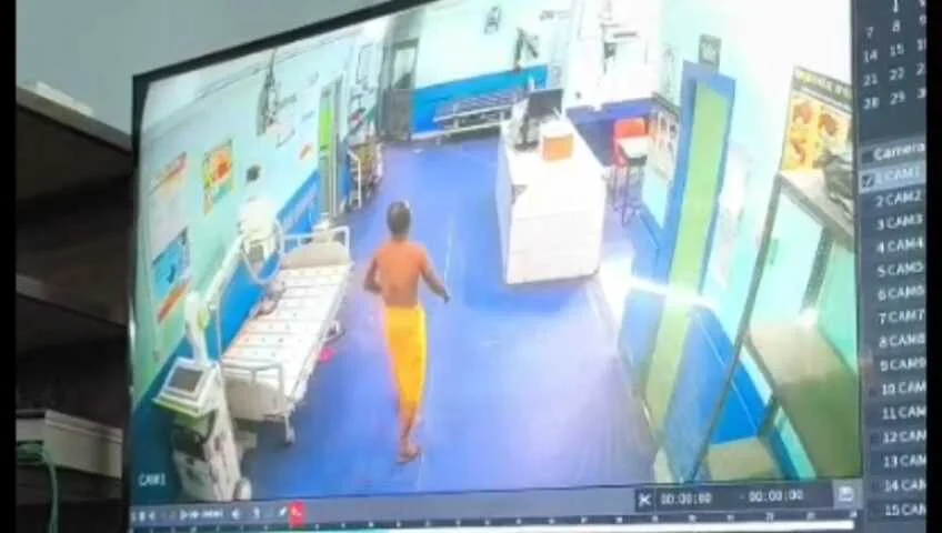 बेगूसराय सदर अस्पताल: ICU में भर्ती मरीज ने ही नर्स का मोबाइल उड़ाया, CCTV में कैद हुई करतूत 2