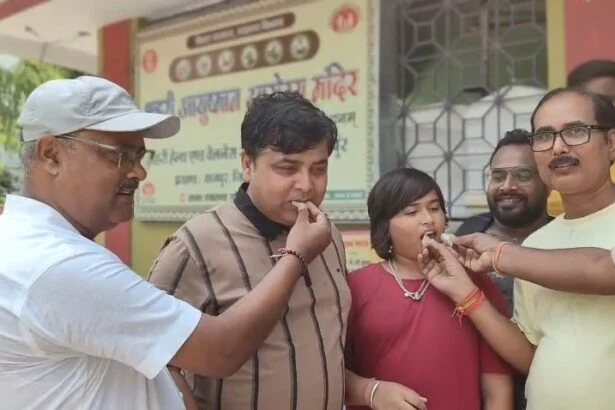 समस्तीपुर के लाल वैभव सूर्यवंशी ने रचा इतिहास, सबसे कम उम्र में भारतीय टीम में चयन, ताजपुर में जश्न का माहौल 5