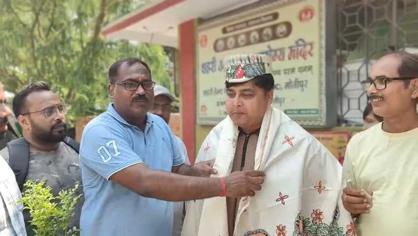 समस्तीपुर के लाल वैभव सूर्यवंशी ने रचा इतिहास, सबसे कम उम्र में भारतीय टीम में चयन, ताजपुर में जश्न का माहौल 3