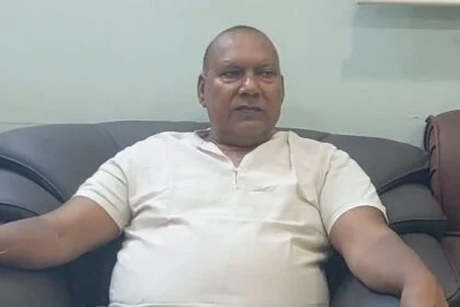 लालू-राबड़ी की सुरक्षा में कटौती पर भड़के RJD विधायक बोगो सिंह: सरकार को बताया 'तानाशाह और बेशर्म' 21