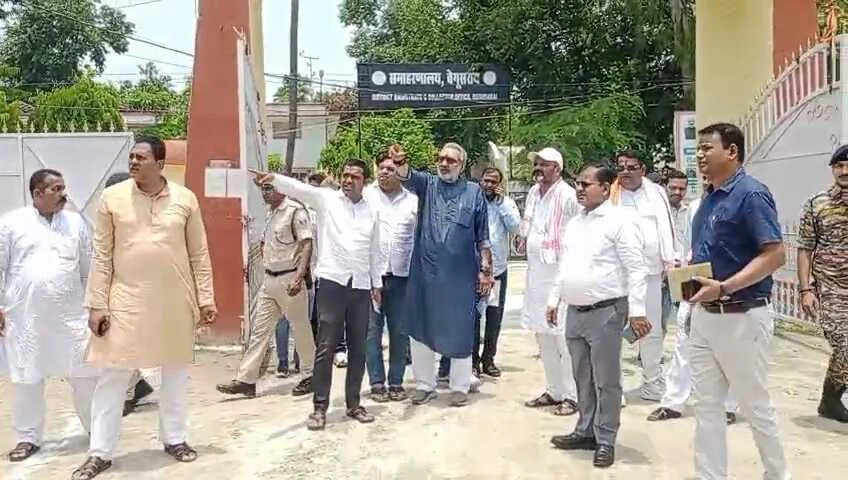 बेगूसराय: केंद्रीय मंत्री गिरिराज सिंह ने समाज कल्याण शिविर का किया उद्घाटन, दिव्यांगों के बीच बांटे सहायक उपकरण 2