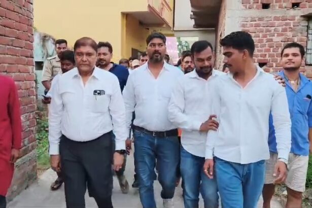 नालंदा: नूरसराय प्रखंड के दहपर गांव में गरजे भाजपा विधायक डॉ. सुनील कुमार, बोले- बिहार में टीएमसी जैसी होगी राजद की हालत 1