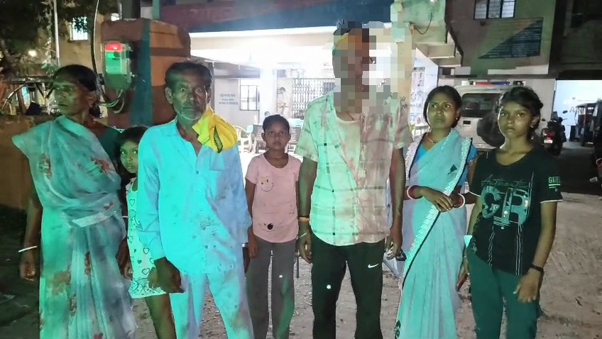 मजदूर को मजदूरी मांगना पड़ा महंगा,58 हजार बकाया मजदूरी विवाद में जमकर चले लाठी-डंडे, सात लोग जख्मी 2