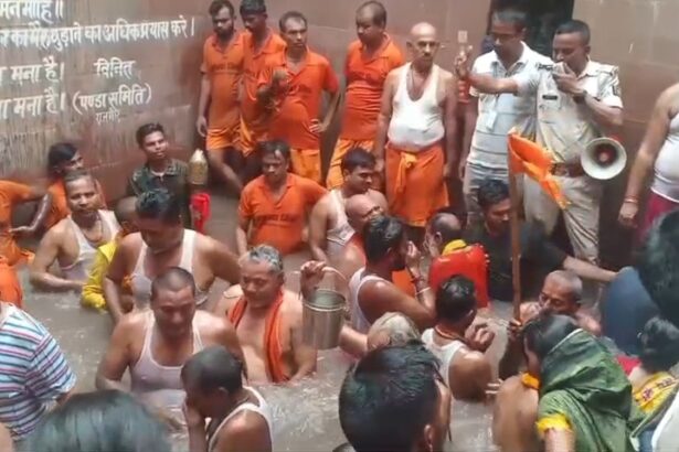 राजगीर मलमास मेले के अंतिम शाही स्नान में उमड़ा आस्था का सैलाब, 15 लाख से अधिक श्रद्धालुओं के पहुंचने का अनुमान,लगी तीन किलोमीटर लंबी लाइन 1