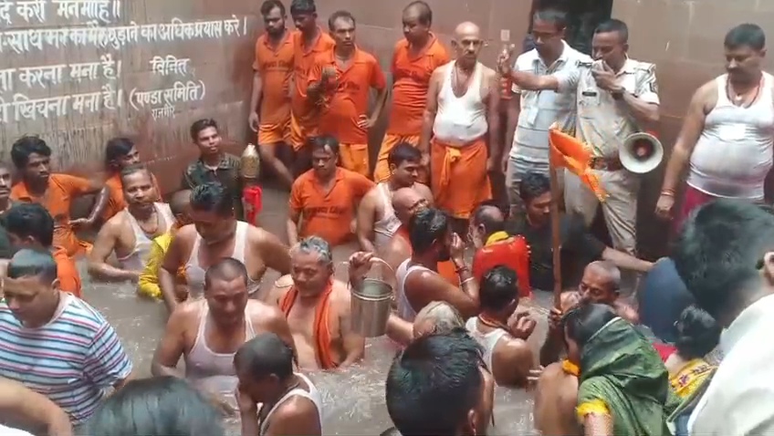 राजगीर मलमास मेले के अंतिम शाही स्नान में उमड़ा आस्था का सैलाब, 15 लाख से अधिक श्रद्धालुओं के पहुंचने का अनुमान,लगी तीन किलोमीटर लंबी लाइन 7