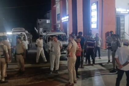 बेगूसराय में भीषण सड़क हादसा: ट्रक में टकराई कार, 3 थाना प्रभारियों समेत 4 की मौत 2