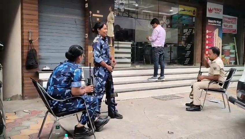 बेगूसराय में आयकर विभाग का बड़ा एक्शन: 'के एंटरप्राइजेज' पर छापेमारी से कारोबारियों में हड़कंप 6