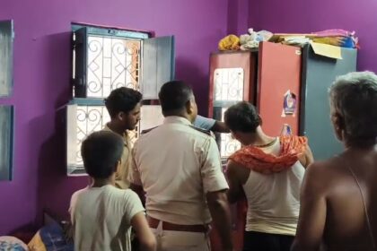 बेगूसराय में चोरों का तांडव: एक ही रात में दो घरों से 20 लाख की चोरी, आक्रोशित ग्रामीणों का थाने पर किया हंगामा 50