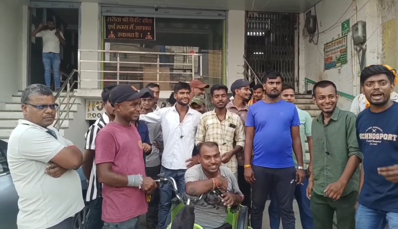 नालंदा: डिलीवरी बॉय की हड़ताल से थमी ऑनलाइन शॉपिंग, सैकड़ों पार्सल गोदाम में फंसे, फ्लिपकार्ट-शॉप्सी डिलीवरी कर्मियों का काम बंद, ग्राहकों की बढ़ी परेशानी 5