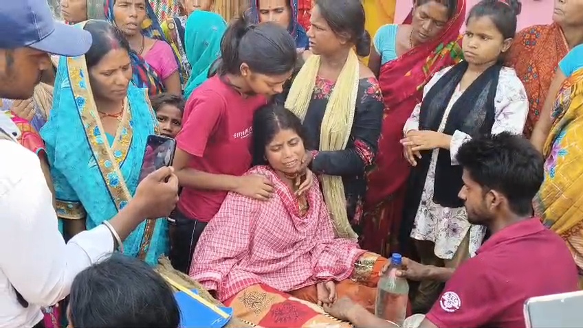 समस्तीपुर में गिट्टी-बालू कारोबारी की गोली मारकर हत्या के बाद 3 घंटे तक सड़क जाम, आगजनी कर फूटा लोगों का गुस्सा 6