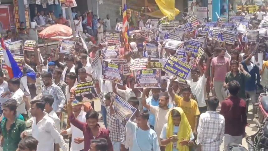 राजगीर मॉब लिंचिंग: दलित युवकों की मौत के खिलाफ बिहारशरीफ में विशाल प्रदर्शन, पप्पू यादव और कांग्रेस नेताओं ने भरी हुंकार 1