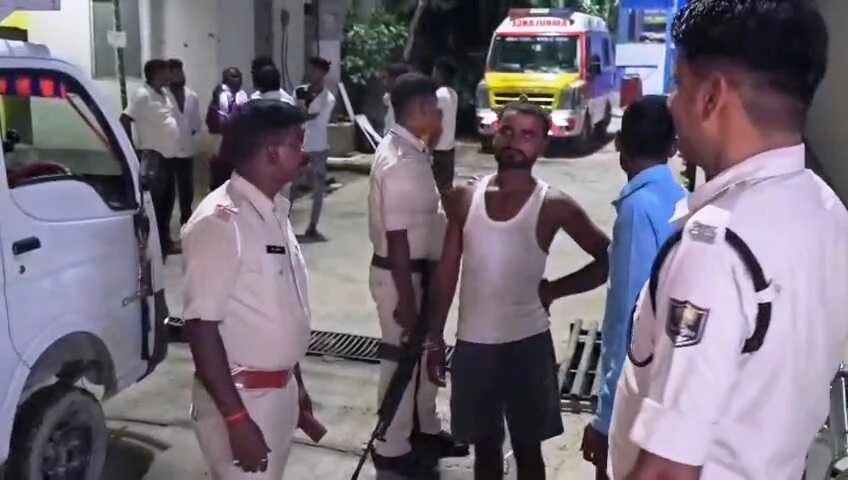 बेगूसराय में तेज रफ्तार का कहर: दो बाइकों की भीषण टक्कर में युवक की मौके पर ही मौत, 3 गंभीर रूप से घायल 3