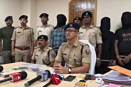 नालंदा: लहेरी थाना पुलिस ने मदरसा गली में की बड़ी कार्रवाई, दो हथियार और तीन जिंदा कारतूस के साथ तीन कुख्यात अपराधी गिरफ्तार, बड़ी वारदात की फिराक में थे अपराधी 20