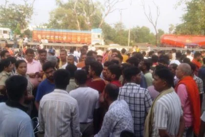 बेगूसराय: एनएच-31 पर अज्ञात वाहन की टक्कर से रिलायंस स्मार्ट प्वाइंट के डिलीवरी बॉय की दर्दनाक मौत, मचा कोहराम 17