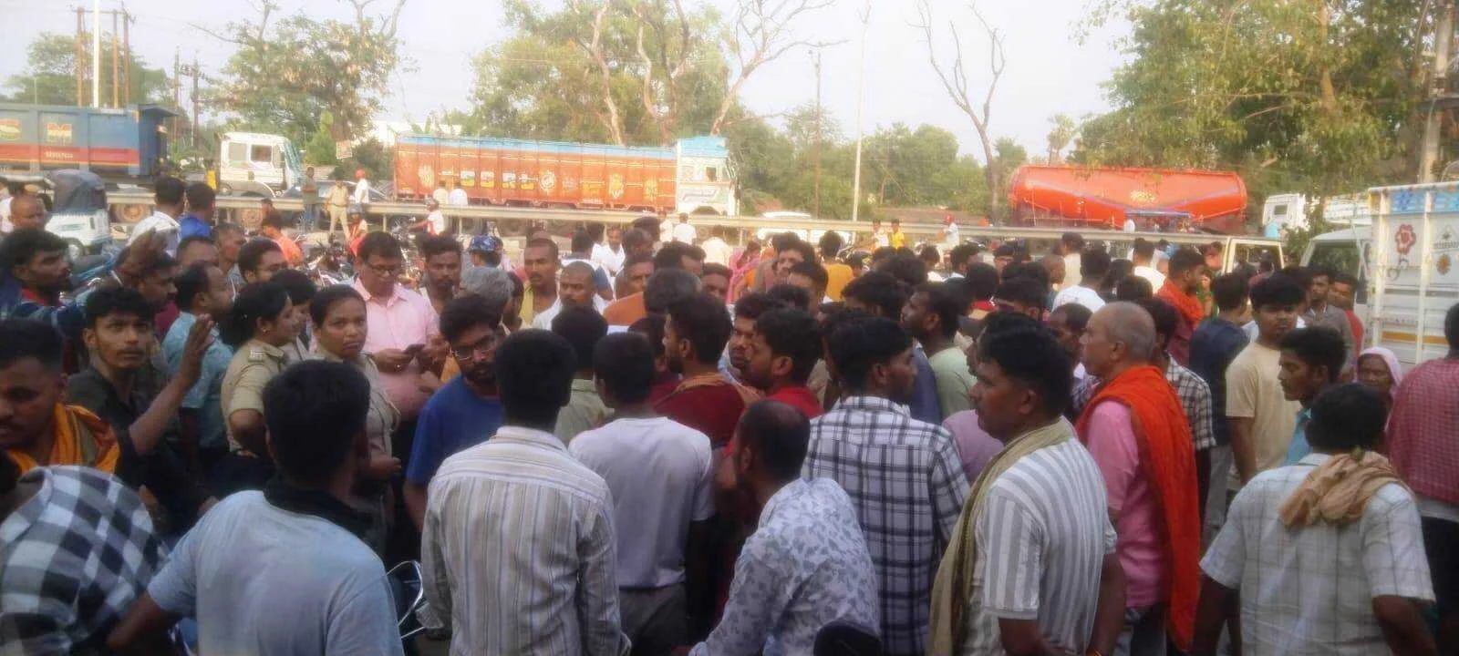 बेगूसराय: एनएच-31 पर अज्ञात वाहन की टक्कर से रिलायंस स्मार्ट प्वाइंट के डिलीवरी बॉय की दर्दनाक मौत, मचा कोहराम 6