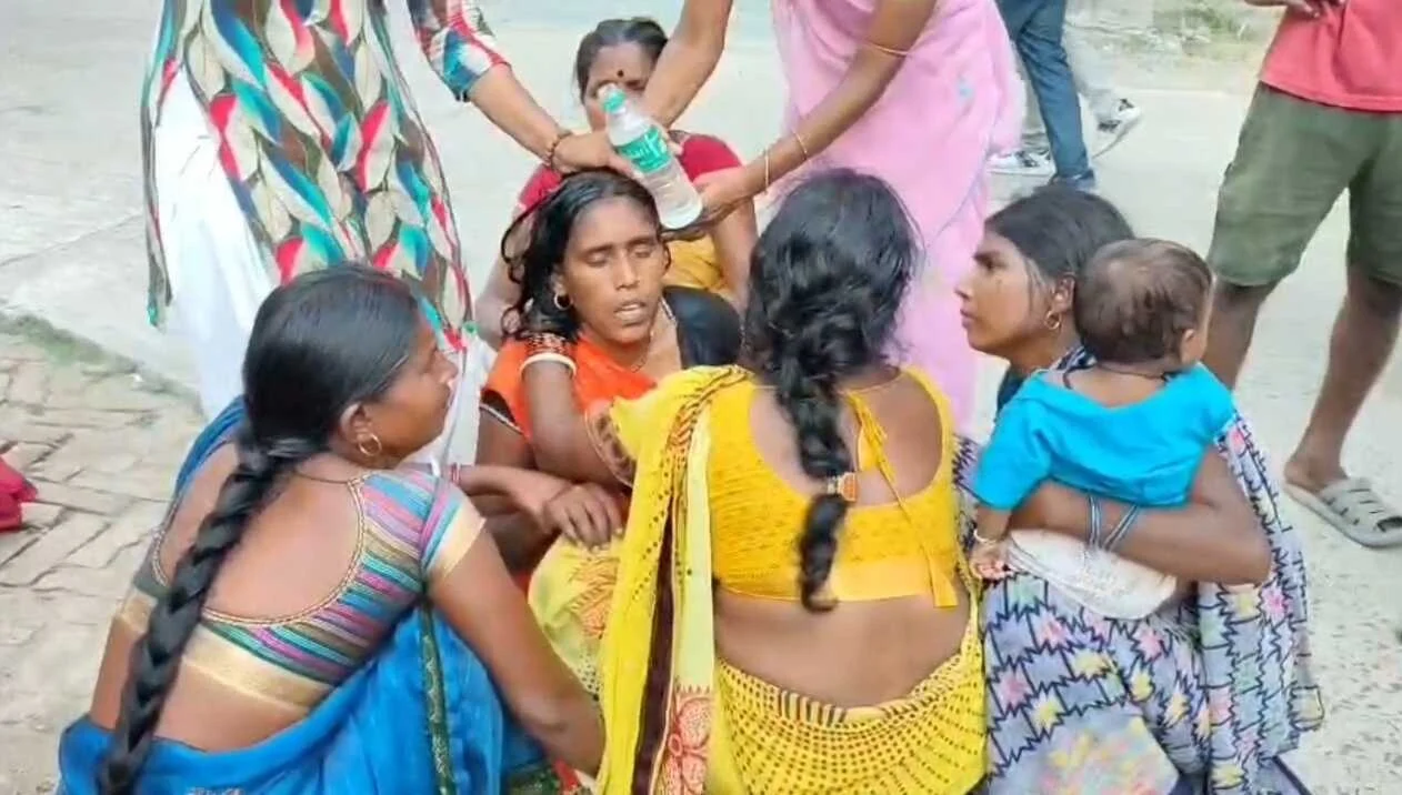 नालंदा: नूरसराय में बड़ा हादसा, पथरौरा गांव के पास सूखा इमली का पेड़ गिरने से युवक की दर्दनाक मौत, सड़क जाम 5